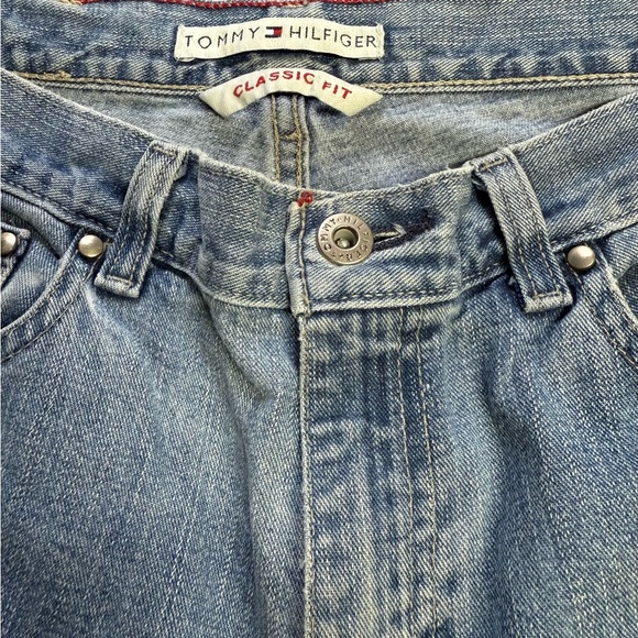 Women's Tommy Hilfiger Classic Fit Jeans - Picture 3 of 12